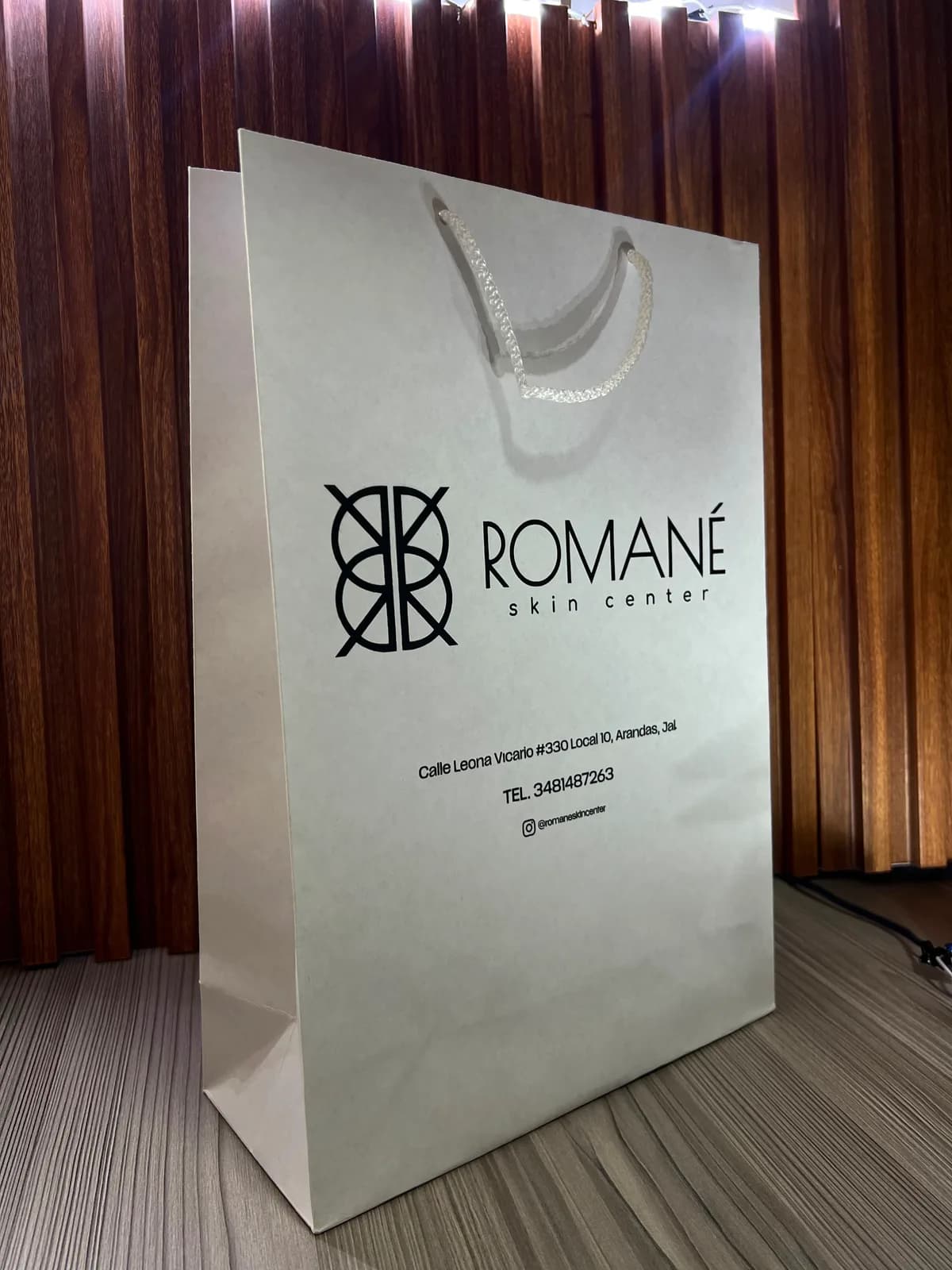 Bolsa de papel kraft impresa con logotipo